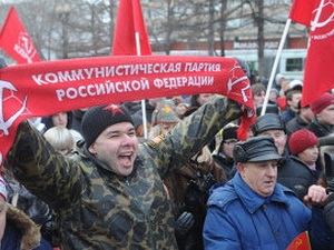 ប្រជាជនរុស្ស៊ីចុះផ្លូវស្វាគមលទ្ធផលការបោះឆ្នោតប្រធានាធិបតី។